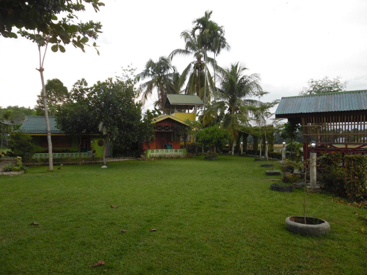Ambow Homestay Jungle Trekking & Village Tour Букит-Лаванг Экстерьер фото