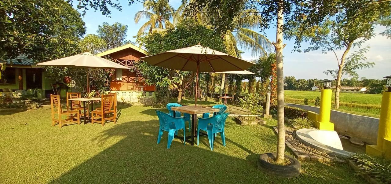 Ambow Homestay Jungle Trekking & Village Tour Букит-Лаванг Экстерьер фото