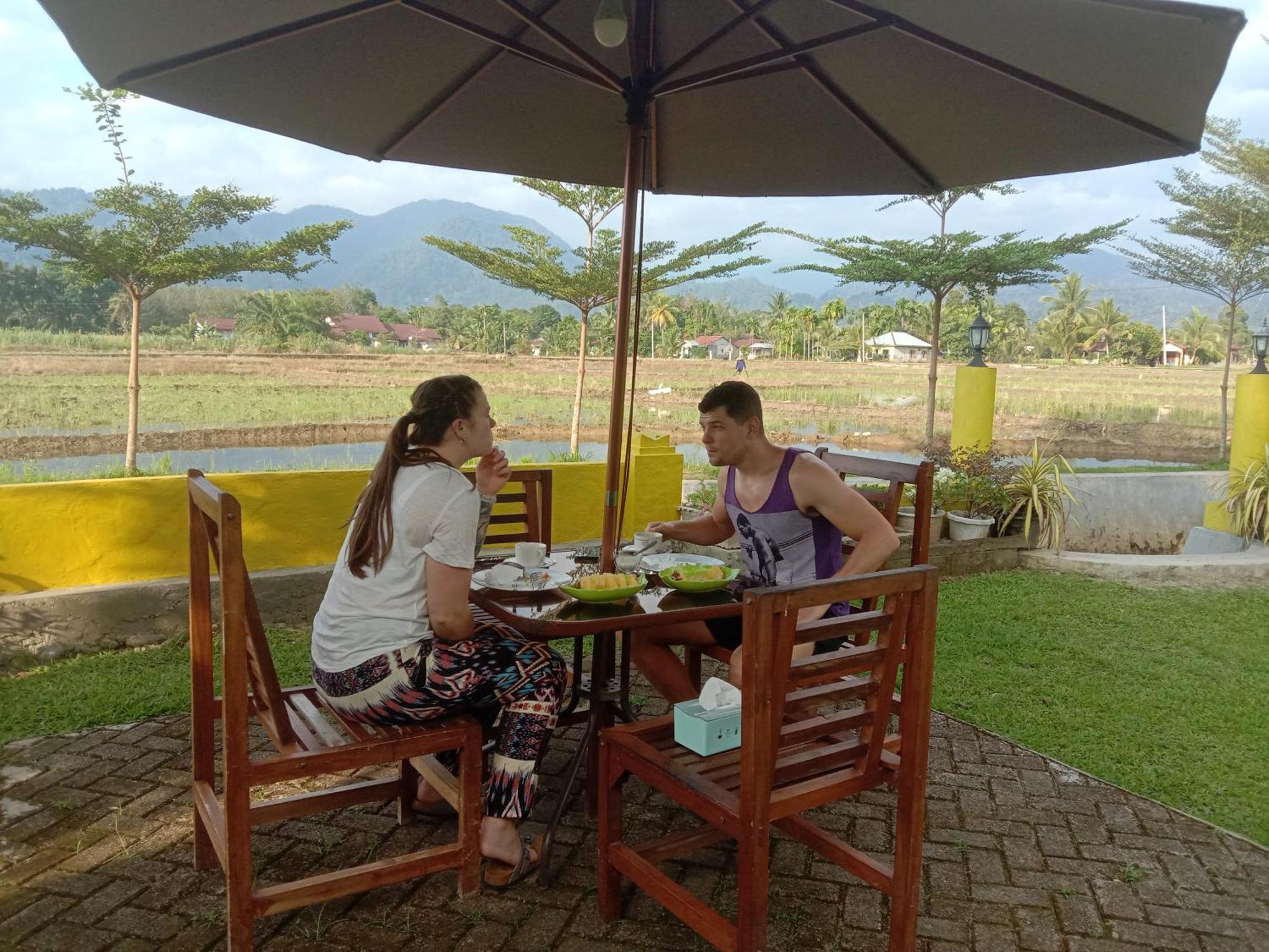 Ambow Homestay Jungle Trekking & Village Tour Букит-Лаванг Экстерьер фото