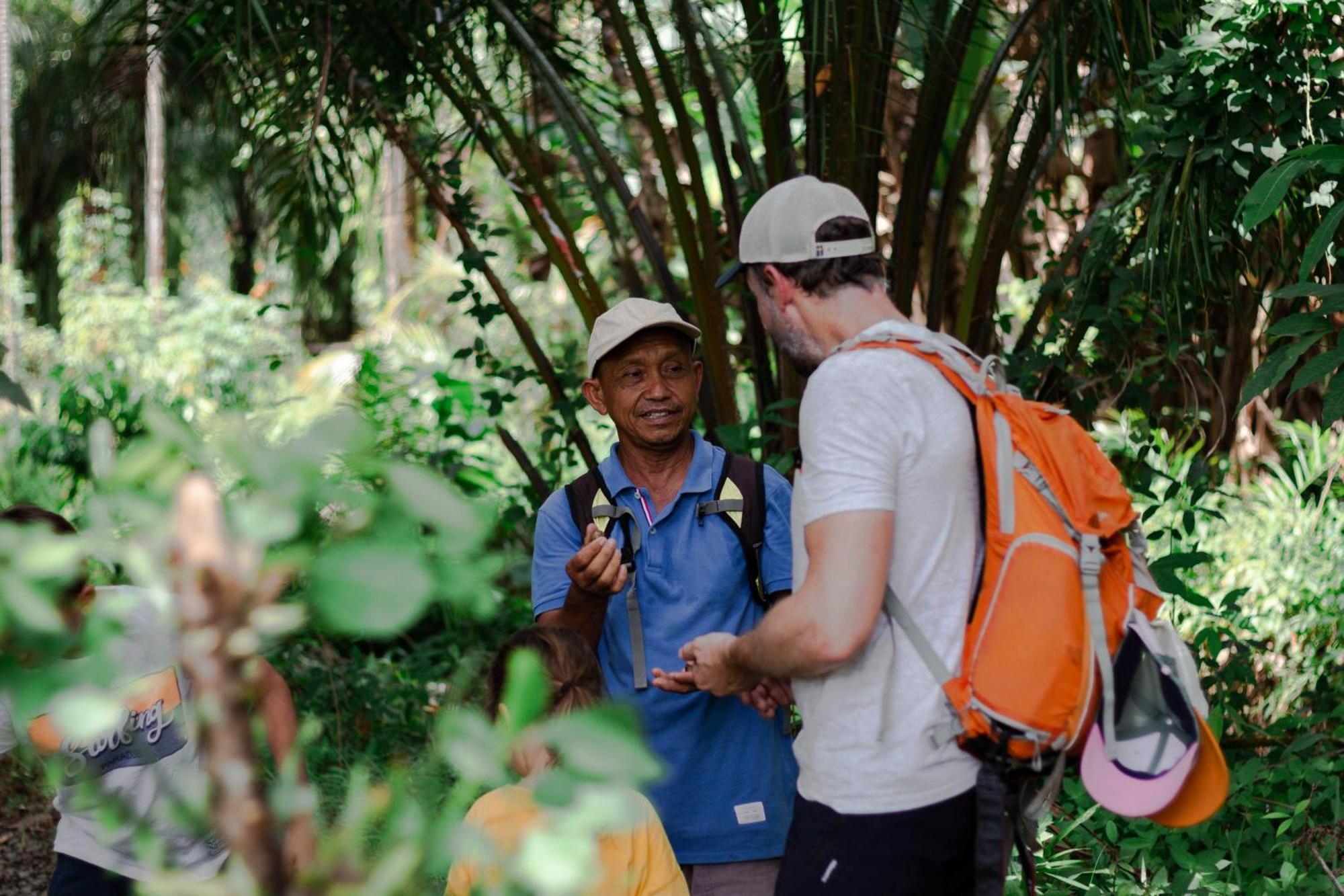 Ambow Homestay Jungle Trekking & Village Tour Букит-Лаванг Экстерьер фото