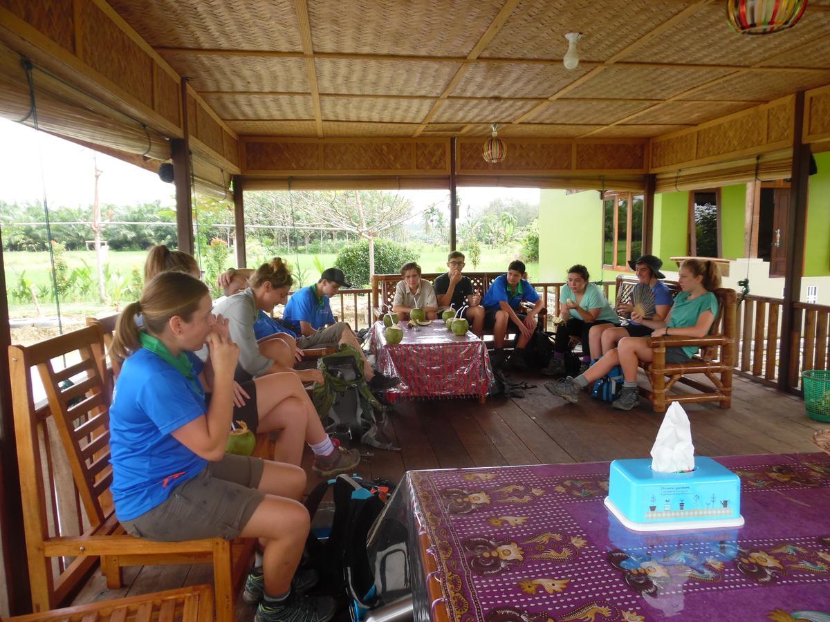 Ambow Homestay Jungle Trekking & Village Tour Букит-Лаванг Экстерьер фото