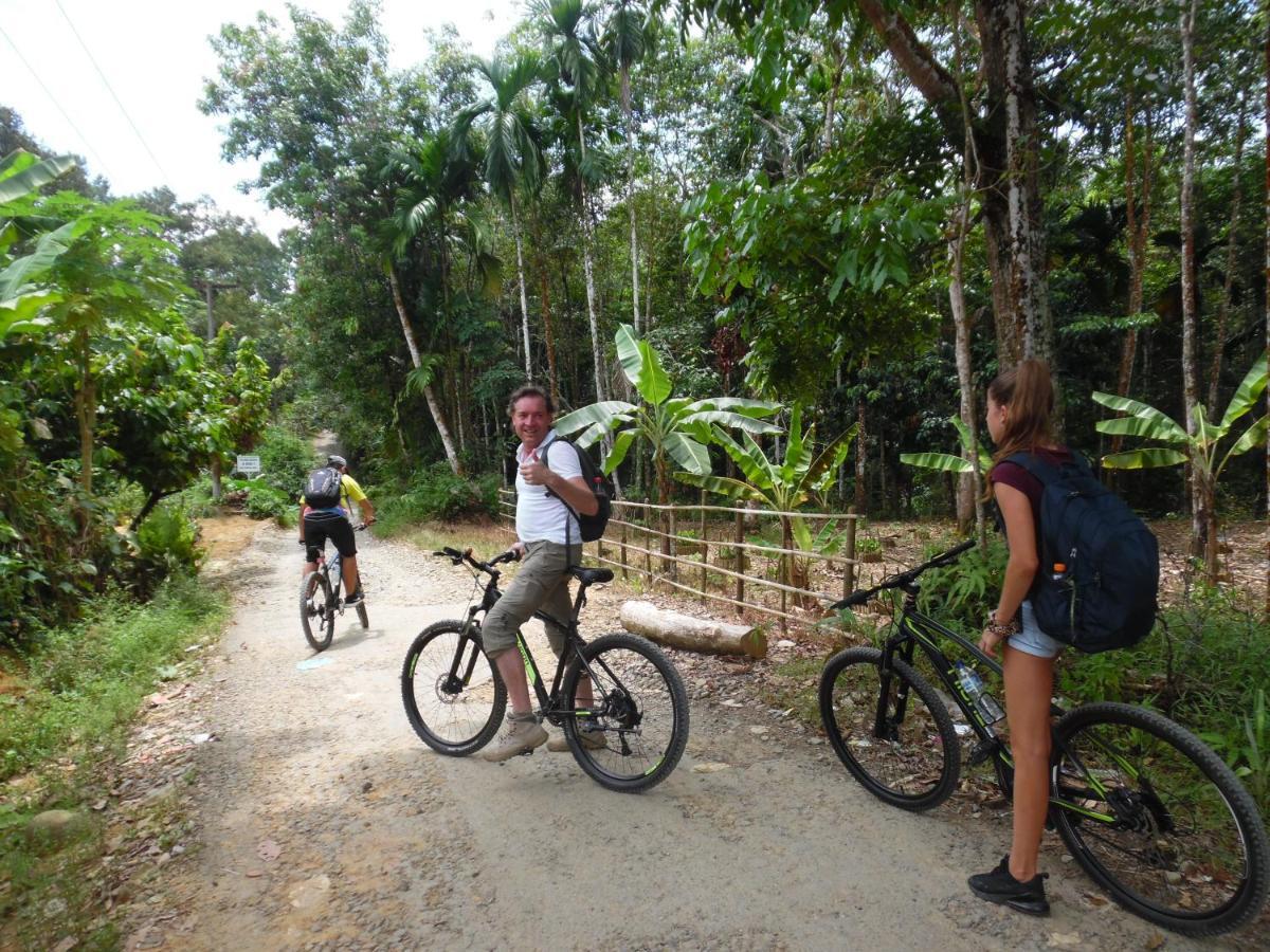 Ambow Homestay Jungle Trekking & Village Tour Букит-Лаванг Экстерьер фото