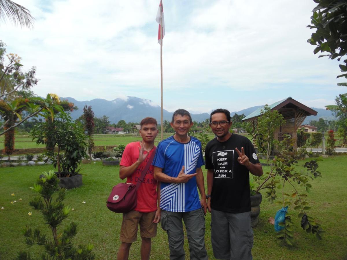 Ambow Homestay Jungle Trekking & Village Tour Букит-Лаванг Экстерьер фото