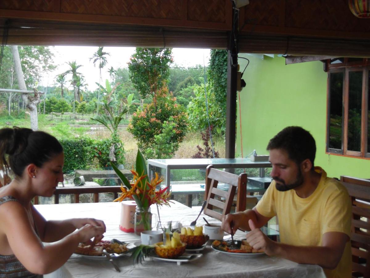 Ambow Homestay Jungle Trekking & Village Tour Букит-Лаванг Экстерьер фото